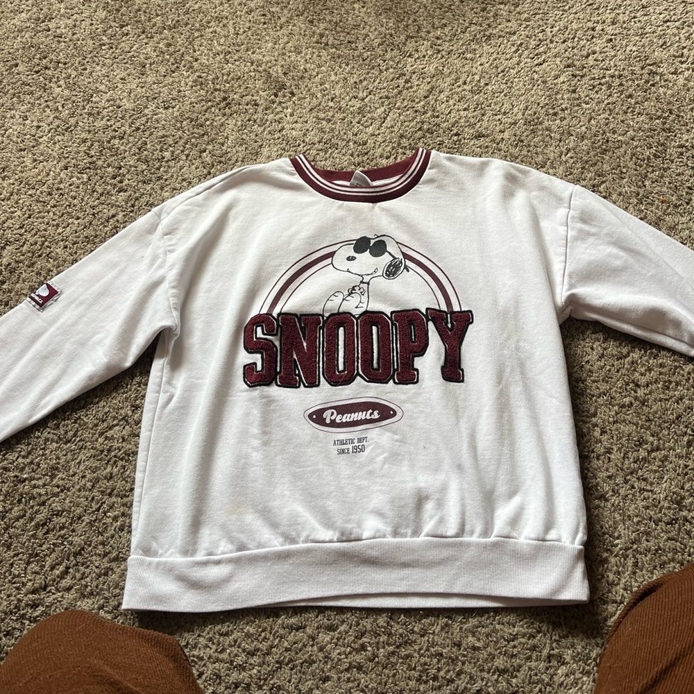 Super comfy snoopy crewneck